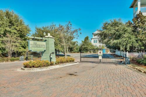 Grayton Beach, Brand New House! Walk To Beach! Two Pools