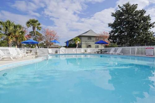 Beachwood Villas F-4