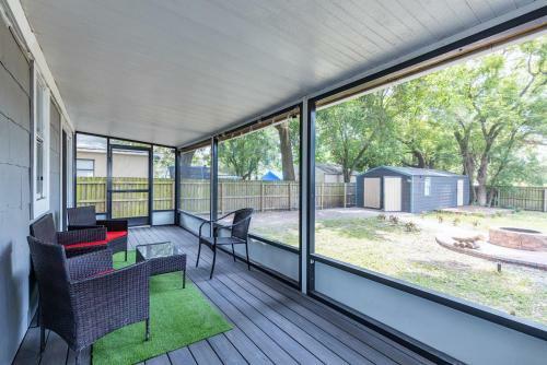 Sought After Seminole Secret Bungalow And Tesla Available