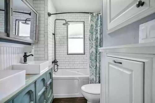 Sought After Seminole Secret Bungalow And Tesla Available