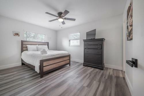 Renovated North Tampa Home By Usf
