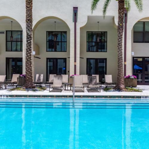 Apartamento Vacacional Con Piscina En Tampa