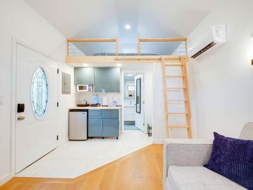 Creekside Cottage- Experience St. Aug's Newest Tiny House