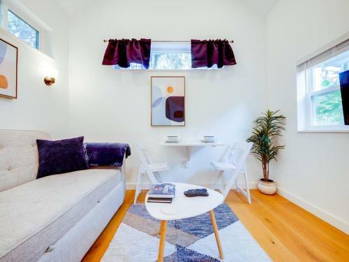 Creekside Cottage- Experience St. Aug's Newest Tiny House