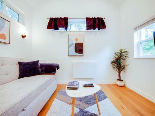Creekside Cottage- Experience St. Aug's Newest Tiny House