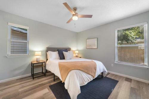 New Modern Bungalow Close To Downtown! Fully Fenced Yard