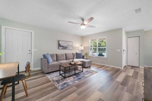 New Modern Bungalow Close To Downtown! Fully Fenced Yard
