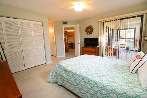 Ocean Village Club K14