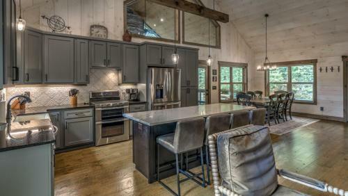 Bert's Hideaway By Escape To Blue Ridge