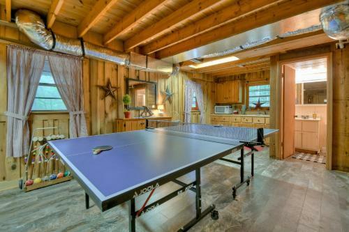 Bearfoot Bend Cabin In Blue Ridge