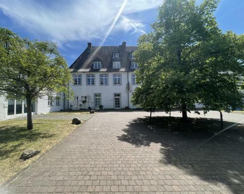 Apartamento Au�ergew�hnliche Wohnung In Historischem Kloster