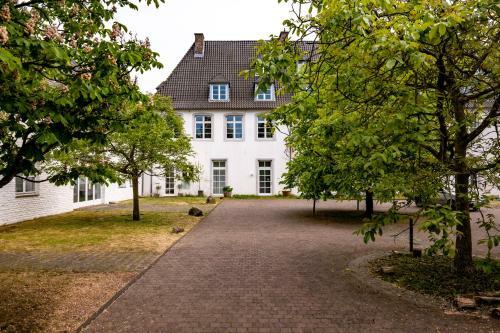 Apartamento Au�ergew�hnliche Wohnung In Historischem Kloster