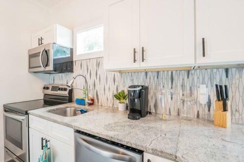 Restful Bungalow Patio Free Parking 3 Miles Dt