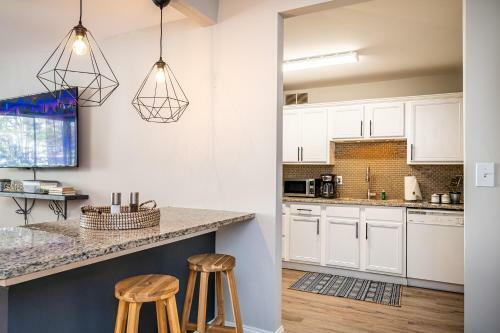 Downtown Atl Condo W Pool King Bed Lm1k2t