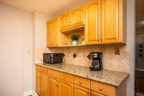 Downtown Atl Condo W Pool King Bed Lm1k2t