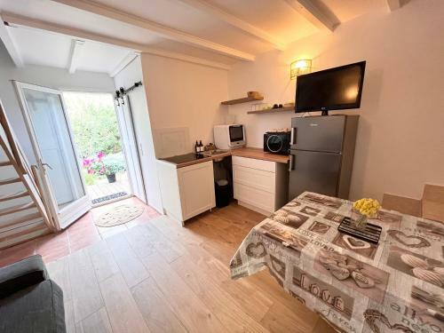 Apartamento T2 Avec Terrasse Arbor�e Proche Lourmarin