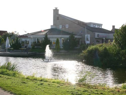 Holiday Home Bungalowpark De Vlietlanden