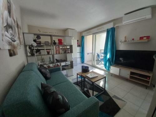 Apartamento Les Deux Ch�teaux Avec Piscine, Climatisation Et Wi-fi