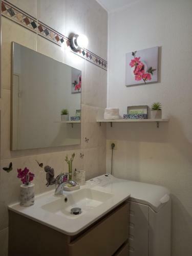 Apartamento Les Deux Ch�teaux Avec Piscine, Climatisation Et Wi-fi