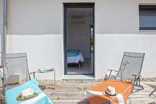 Apart Levante Warmed Shared Swimming Pool Bbq
