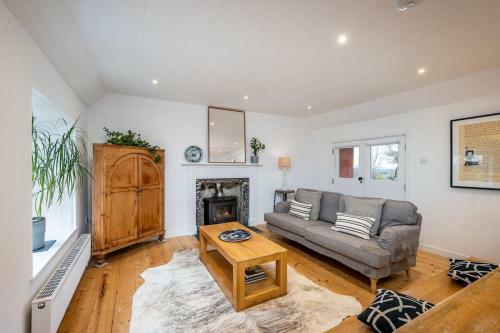 Spacious & Stylish Stonehous