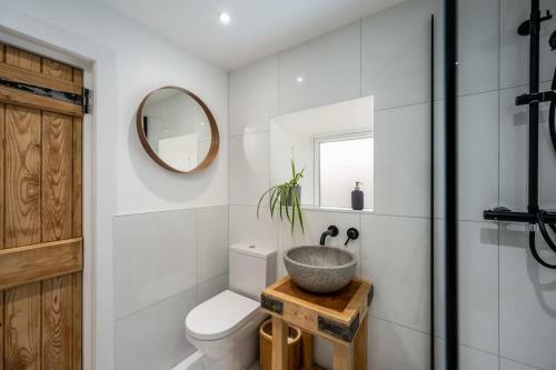 Spacious & Stylish Stonehous