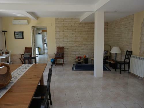 Villa Carnac, 6 Bedrooms, 12 Persons - Fr-1-533-15