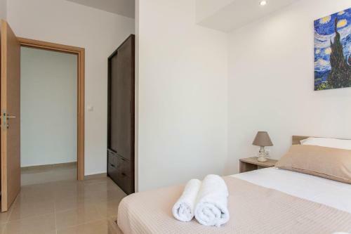 Hillside Seaview Apartment