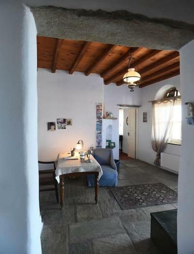 Villa Evilion Traditional House