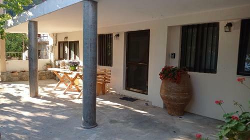 Traditional House With Fireplace And Garden
