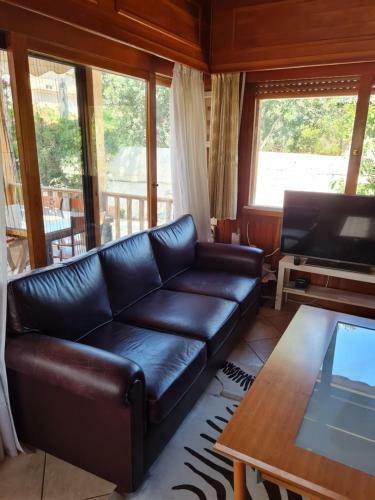 Varkiza Chalet