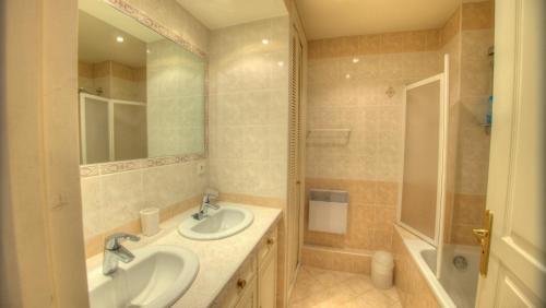 Apartamentos 2 Pi�ces 57 Rue D'antibes 2 �toiles
