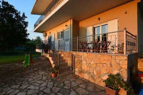 Siamos Villa