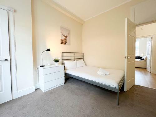 2 Bedroom Glasgow Apartment