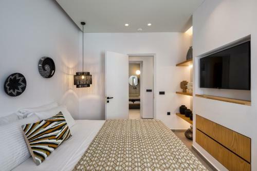 Anatelo House