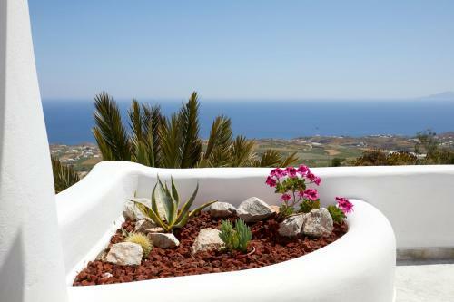 Villa El Verano Suites