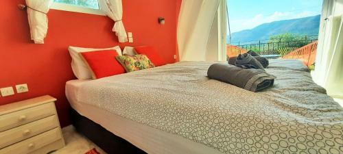 Ilektra Apartment Red