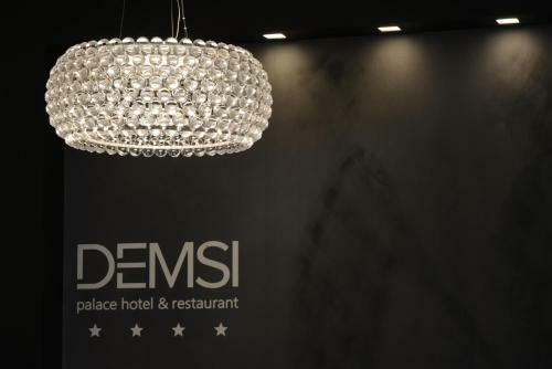 Demsi Palace Hotel & Restaurant