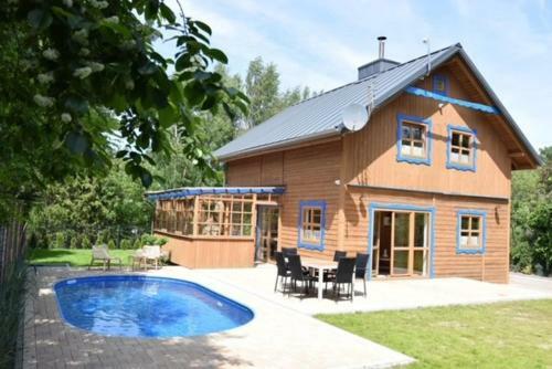 Villa Przystanek Jeziorna 49