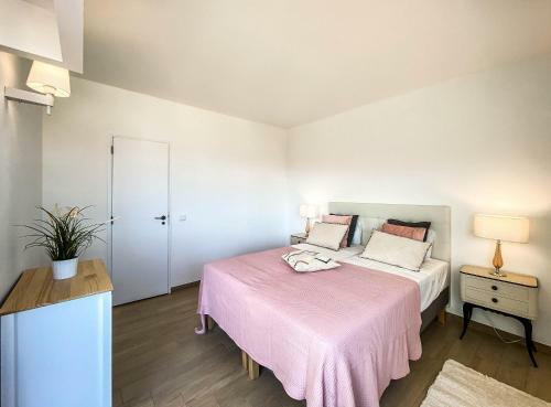 Balcony W Seaview - 1 Bed Apart