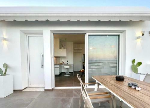 Bay Divino