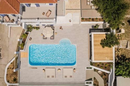 Lourdas White Villa