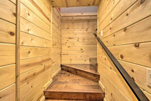 Apartamento Rustic Condo Fireplace, 2 Mi To State Park!