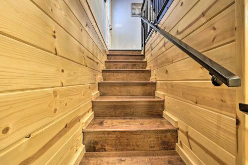 Apartamento Rustic Condo Fireplace, 2 Mi To State Park!