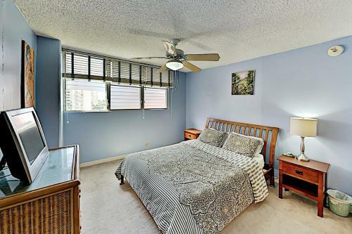 Kuhio Plaza Condo 702