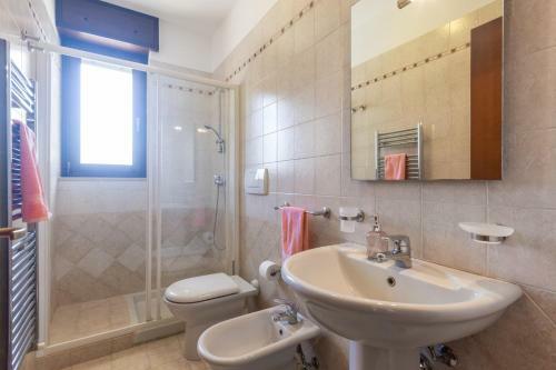 Roomy Apartment With Terrace & Parking
