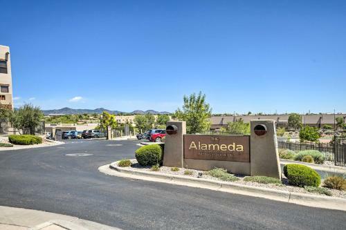 Apartamento Luxurious Santa Fe Retreat With Community Pool!