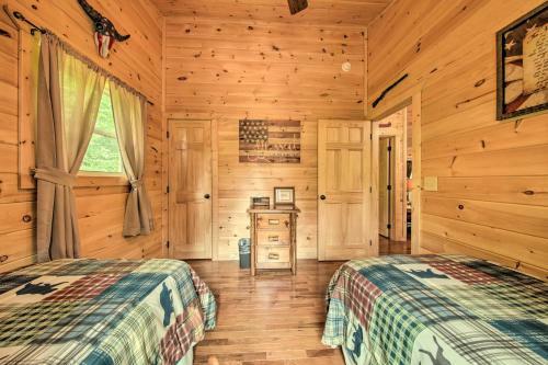 Smoky Mountain Cabin Hideaway With Fire Pit!