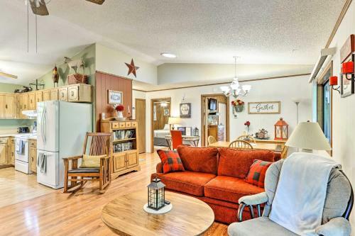 Quaint Murphy Cabin In Serene Wooded Setting!