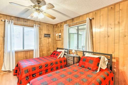 Quaint Murphy Cabin In Serene Wooded Setting!